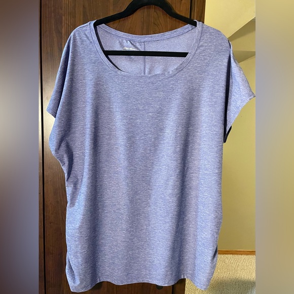 XL Eddie Bauer work out tshirt in a periwinkle color and ruched sides - Picture 1 of 4